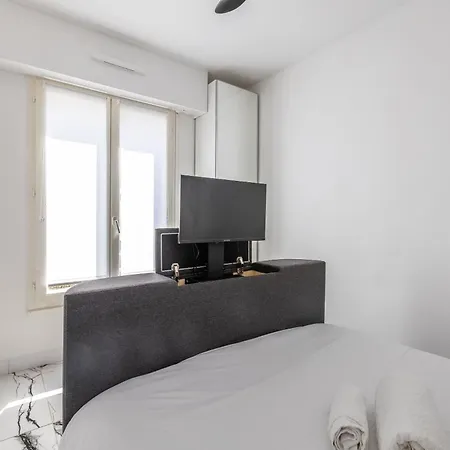 Lb Vacation I A Quiet Place With Terrace In The Heart Of * Cannes