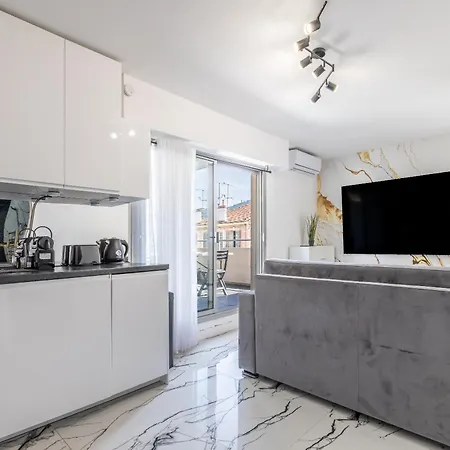 Lb Vacation I A Quiet Place With Terrace In The Heart Of * Cannes