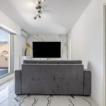 Lb Vacation I A Quiet Place With Terrace In The Heart Of Cannes
